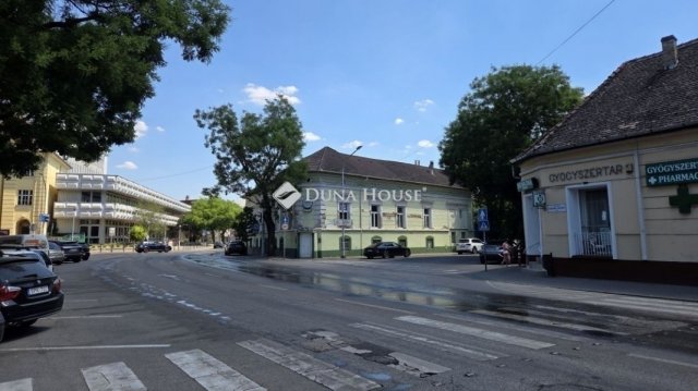Eladó családi ház, Kecskeméten 280 M Ft, 3 szobás