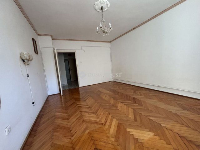 Eladó téglalakás, Sárváron 39.9 M Ft, 3 szobás