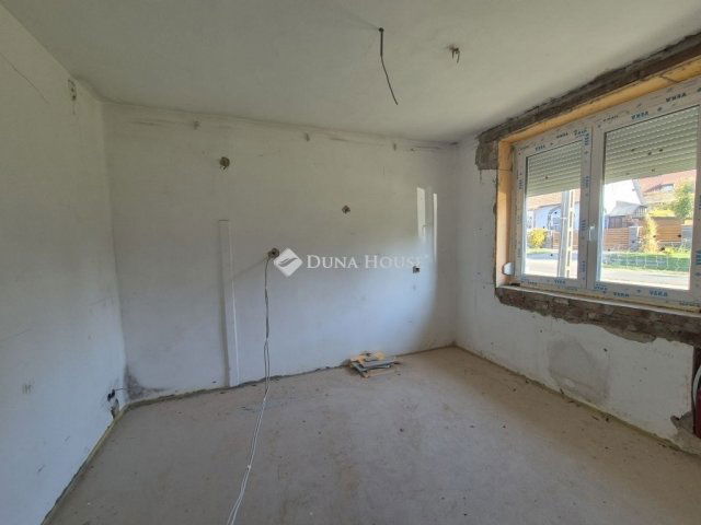 Eladó családi ház, Enyingen 42 M Ft, 4 szobás