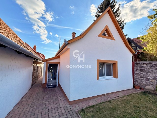 Eladó családi ház, Csopakon 84.99 M Ft, 2 szobás