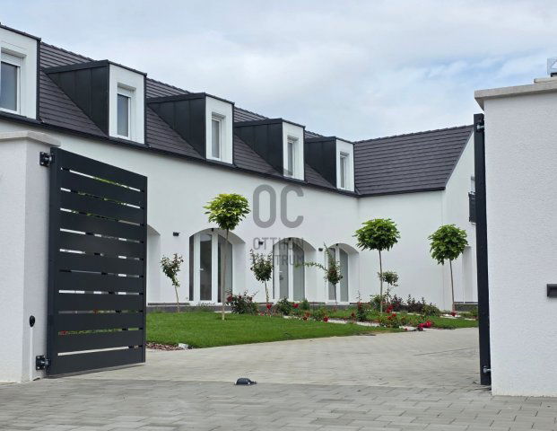 Eladó családi ház, Balatonkenesén 590 M Ft, 22 szobás