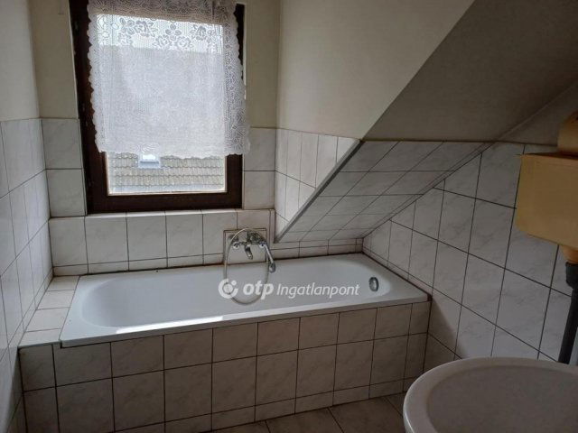 Eladó családi ház, Szigethalmon 95 M Ft, 3+3 szobás