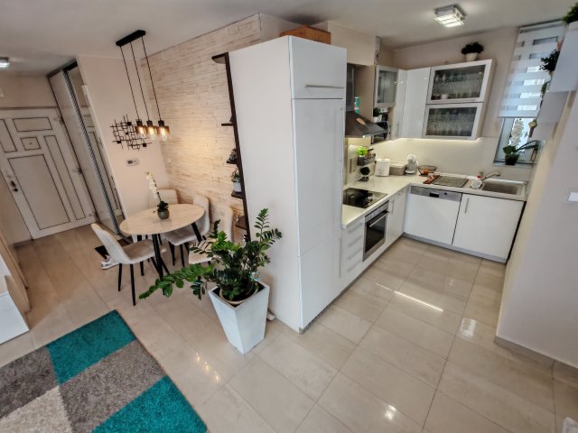 Eladó téglalakás, Szegeden, Csongrádi sugárúton 73.9 M Ft