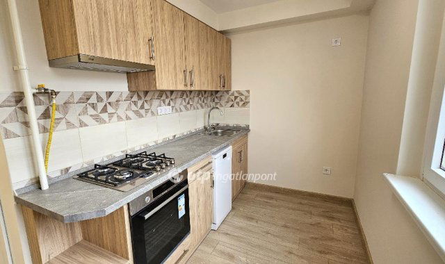 Eladó panellakás, Székesfehérvárott 60.5 M Ft, 2 szobás