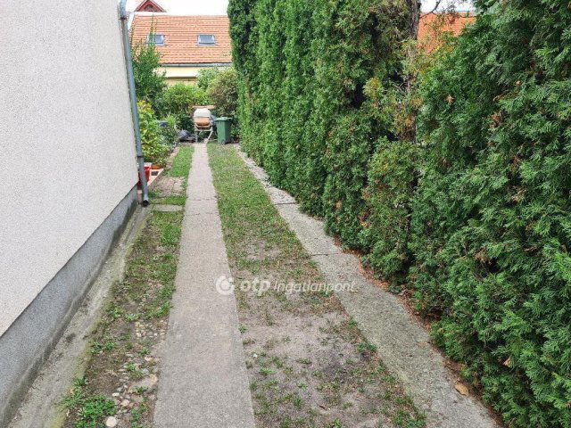 Eladó téglalakás, Budapesten, III. kerületben 69.999 M Ft