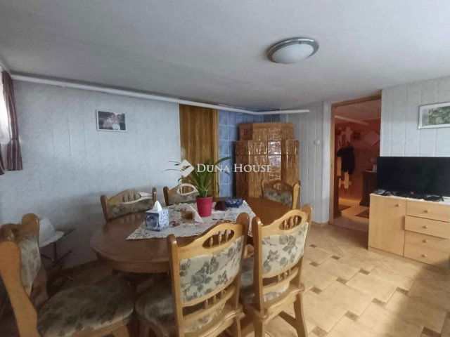 Eladó családi ház, Bakonybánkon 42 M Ft, 5 szobás