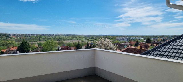 Eladó téglalakás, Hévízen 124.8 M Ft, 4 szobás