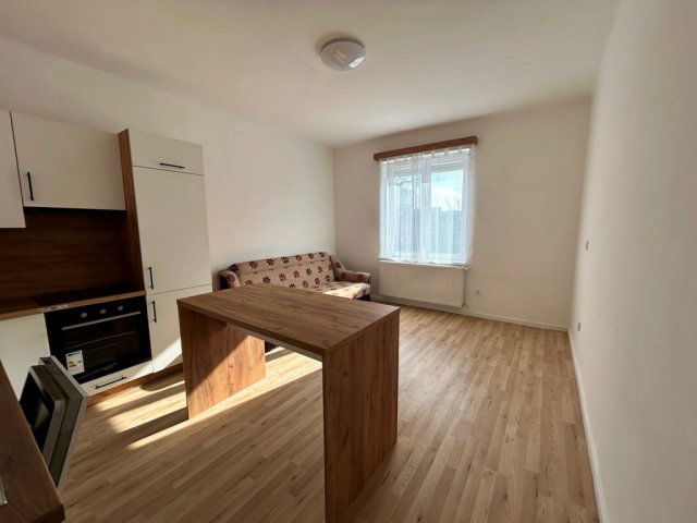 Eladó téglalakás, Pécsett 59.9 M Ft, 2+1 szobás