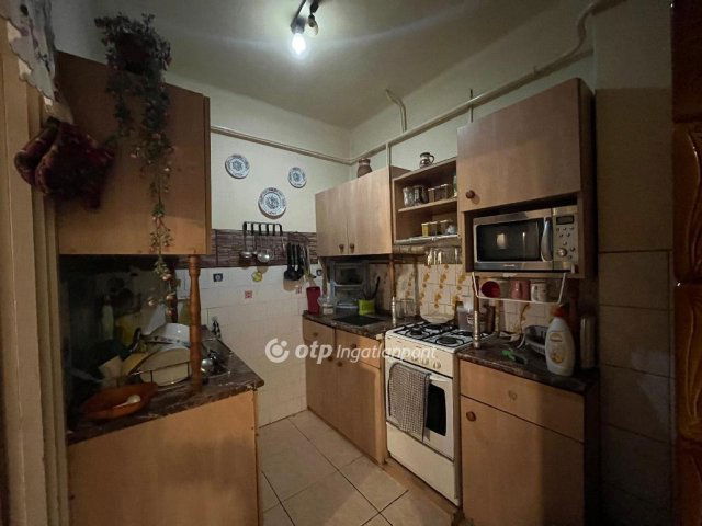 Eladó családi ház, Sárosdon 54.99 M Ft, 6 szobás