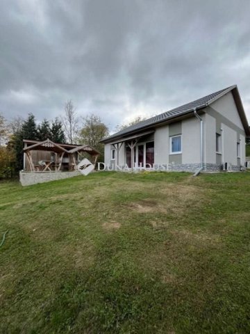 Eladó nyaraló, Telekin 65 M Ft, 5 szobás / költözzbe.hu
