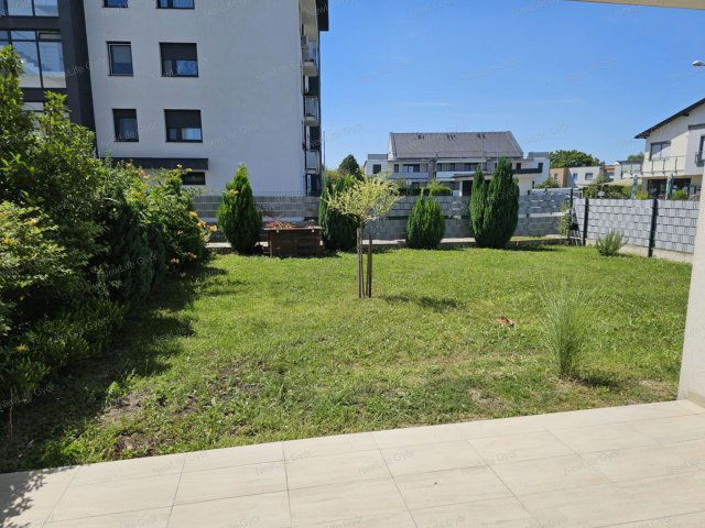 Eladó téglalakás, Győrött 80 M Ft, 3 szobás