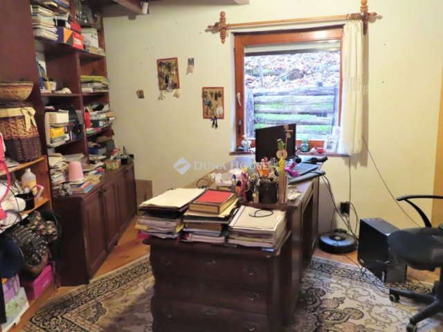 Eladó családi ház, Budapesten, XII. kerületben, Csermely úton