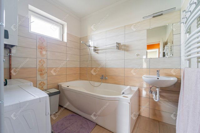 Eladó téglalakás, Monoron 79.9 M Ft, 4 szobás