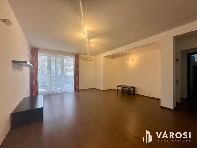 Kiadó téglalakás, albérlet, Győrött 270 E Ft / hó, 3 szobás