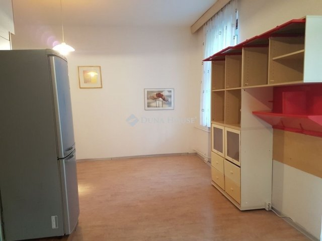 Eladó téglalakás, Budakeszin 58.9 M Ft, 3 szobás