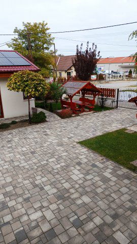 Eladó családi ház, Táton 167 M Ft, 5 szobás