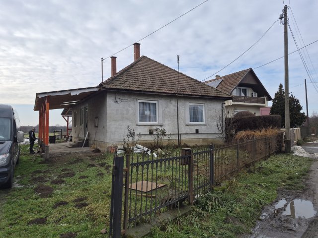Eladó családi ház, Ököritófülpösön 19.8 M Ft, 3 szobás