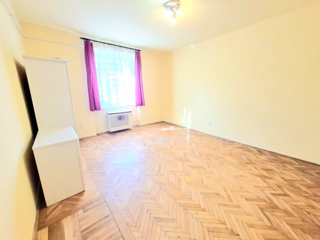 Eladó téglalakás, Budapesten, XIV. kerületben, Szervián utcában