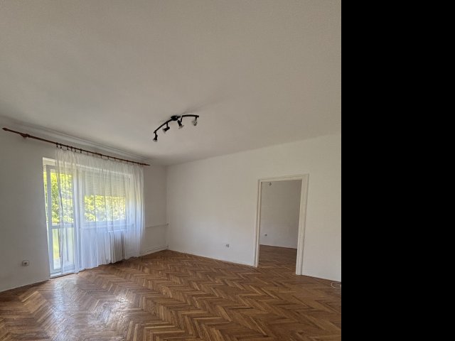 Eladó téglalakás, Tatabányán, Komáromi utcában 39.9 M Ft