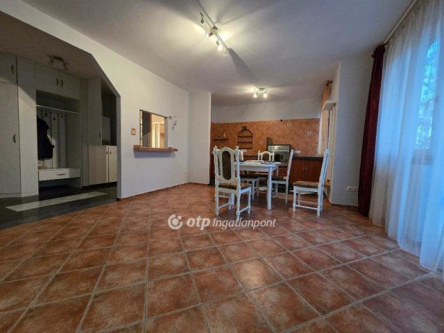 Eladó téglalakás, Debrecenben 63.5 M Ft, 1+1 szobás