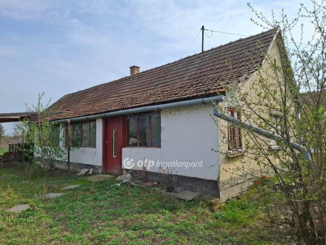 Eladó családi ház, Biharkeresztesen 13.7 M Ft, 1 szobás