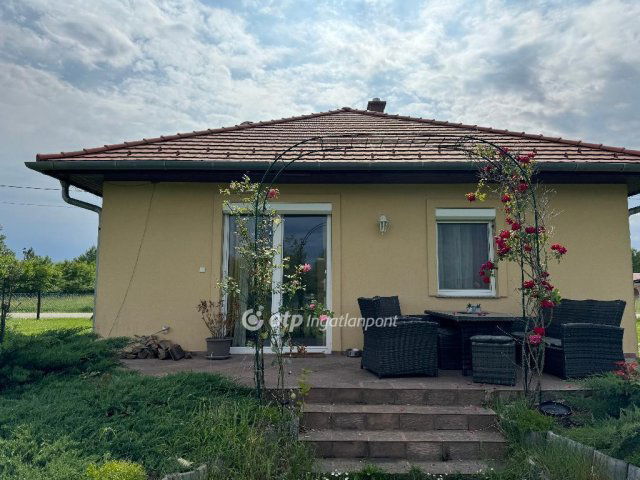 Eladó családi ház, Hövejen 100.88 M Ft / költözzbe.hu