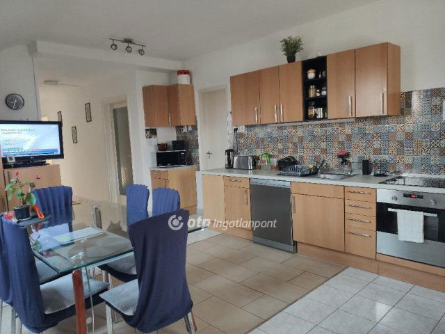 Eladó ikerház, Szigethalmon 89.9 M Ft, 4 szobás