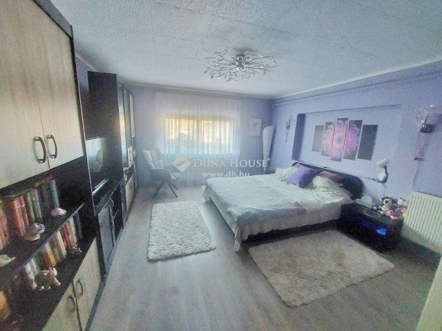 Eladó családi ház, Kerepesen 72.99 M Ft, 3 szobás