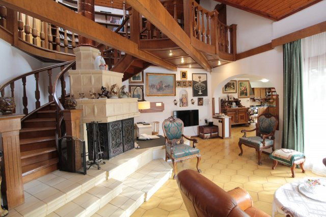 Eladó családi ház, Hévízen 149 M Ft, 6+1 szobás