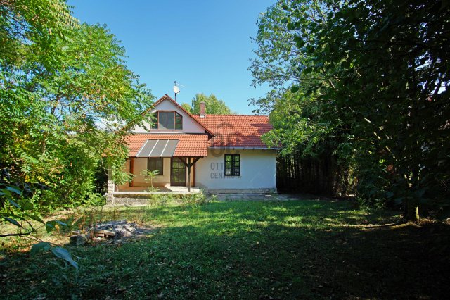 Eladó családi ház, Tahitótfalun 107 M Ft, 4 szobás