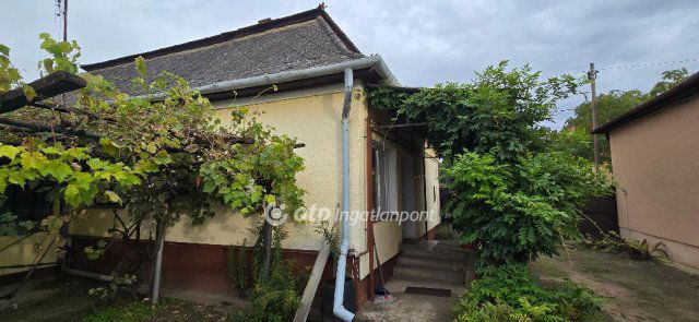 Eladó családi ház, Újlétán 18.5 M Ft, 2 szobás