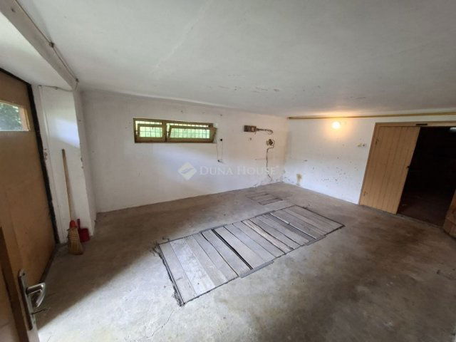 Eladó családi ház, Hőgyészen 26.5 M Ft, 3 szobás