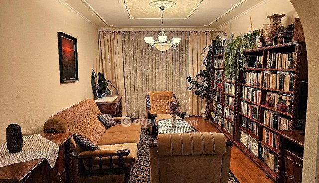 Eladó panellakás, Székesfehérvárott 55 M Ft, 1+1 szobás