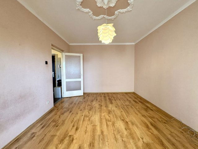 Eladó panellakás, Debrecenben 57.5 M Ft, 3 szobás