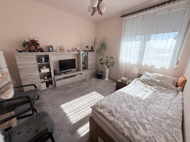 Eladó családi ház, Fóton 99.9 M Ft, 4 szobás