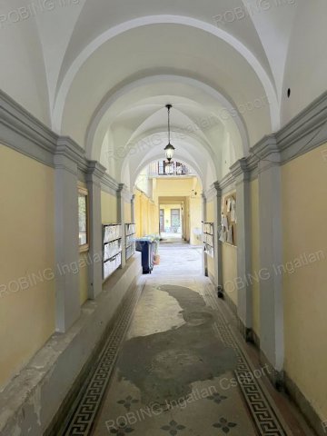 Eladó téglalakás, Budapesten, VI. kerületben, Nagymező utcában