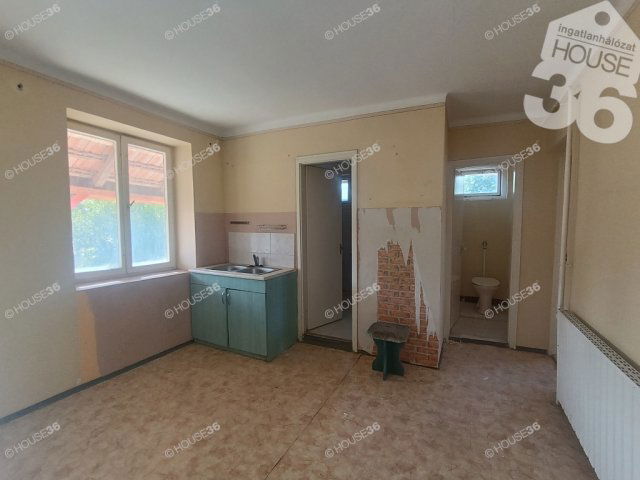 Eladó családi ház, Bugacon 26.9 M Ft, 4 szobás