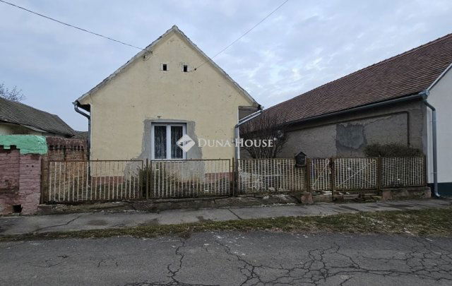 Eladó családi ház, Véménden 12.99 M Ft, 3 szobás