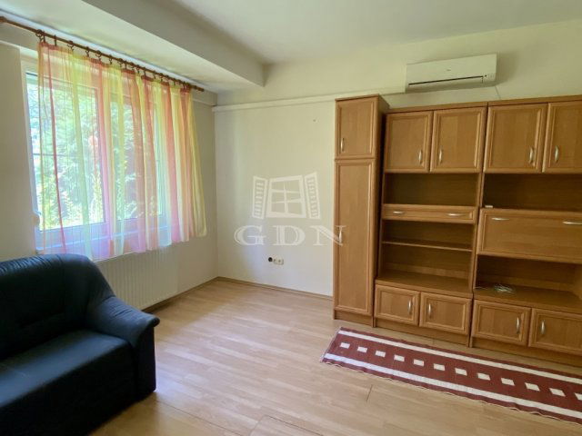 Kiadó téglalakás, albérlet, Kecskeméten 130 E Ft / hó