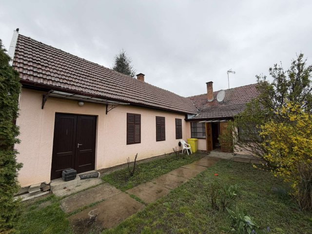 Eladó családi ház, Gyulán 29.9 M Ft, 3 szobás