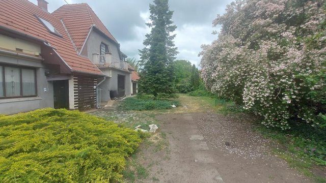 Eladó családi ház, Sződligeten 119.9 M Ft, 5+1 szobás