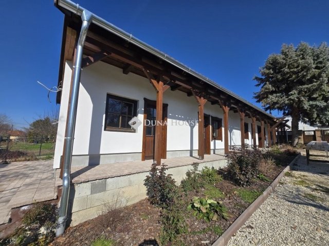 Eladó családi ház, Balatonfőkajáron 139 M Ft, 4 szobás