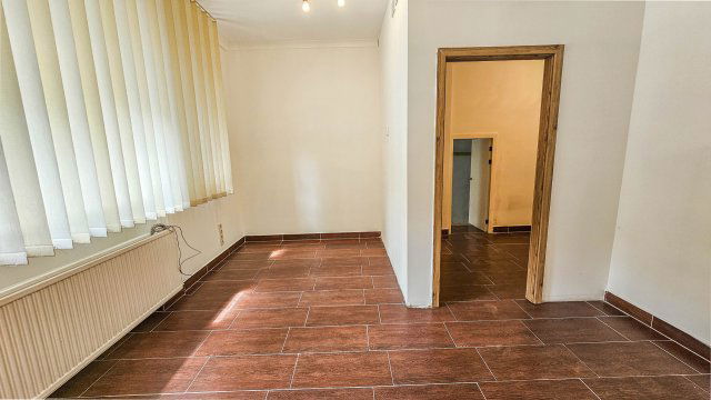 Eladó üzlethelyiség, Nyíregyházán 28 M Ft, 1 szobás