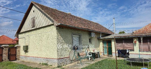 Eladó családi ház, Mikepércsen 44.9 M Ft, 3 szobás