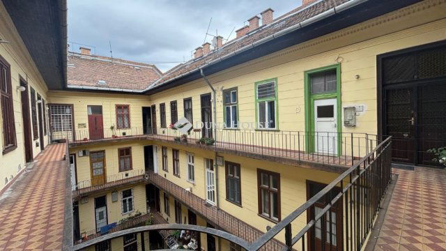 Eladó téglalakás, Budapesten, VIII. kerületben 61.5 M Ft