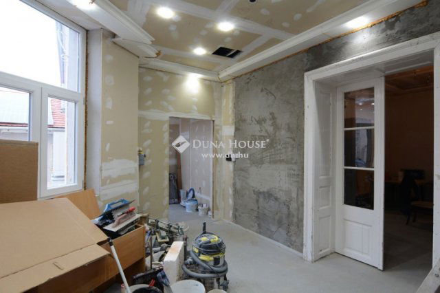 Eladó családi ház, Nagykőrösön 195 M Ft, 16 szobás