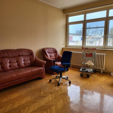 Eladó üzlethelyiség, Debrecenben 1135.75 M Ft, 10 szobás