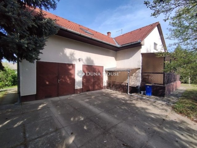 Eladó családi ház, Cegléden 89.5 M Ft, 3 szobás