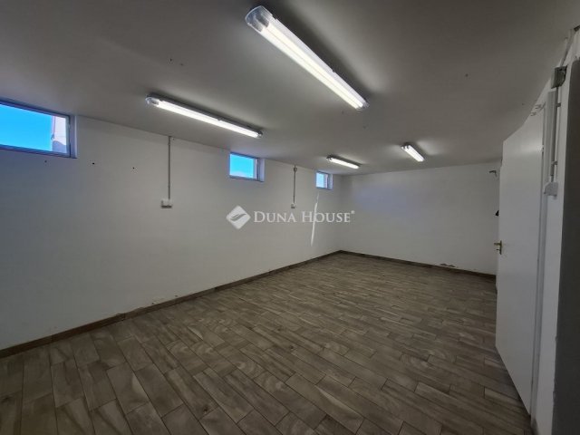 Kiadó iroda, Kiskunfélegyházán 80 E Ft / hó