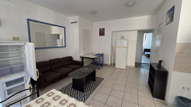 Kiadó téglalakás, albérlet, Esztergomban 190 E Ft / hó